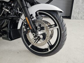 2025 Harley-Davidson<sup>®</sup> Street Glide® thumb 1