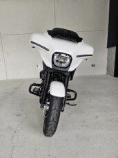 2025 Harley-Davidson<sup>®</sup> Street Glide® thumb 0