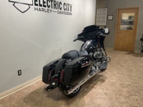 2025 Harley-Davidson<sup>®</sup> Street Glide® Vivid Black FLHX thumb 1