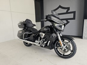 2025 Harley-Davidson<sup>®</sup> Street Glide® Ultra thumb 2