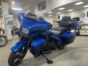 2025 Harley-Davidson® FLHXU Street Glide™ Ultra- Blk Trim thumb 1