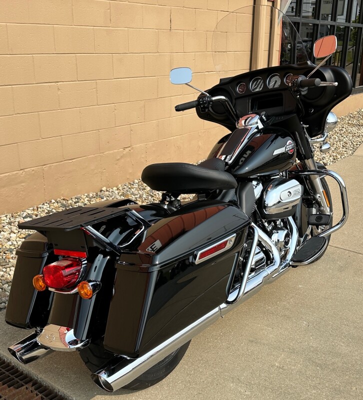 2023 Police Electra Glide--Available for civilian purchase - Photo 2