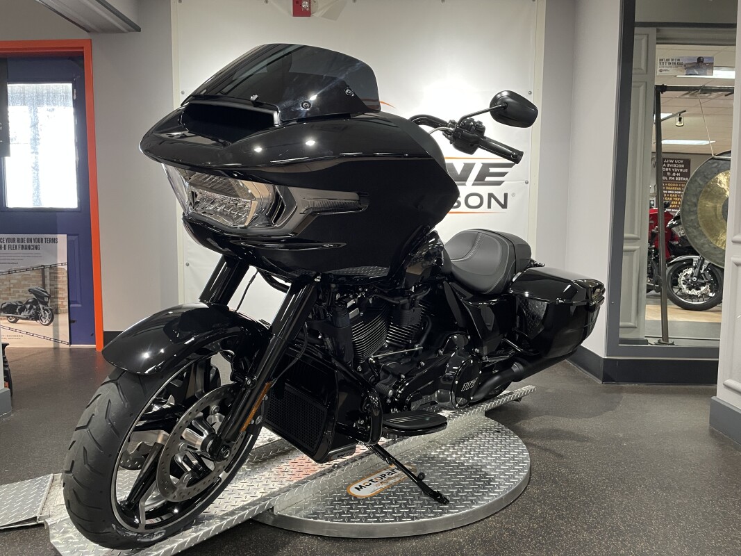 2025 Harley‑Davidson Road Glide FLTRX - Photo 4