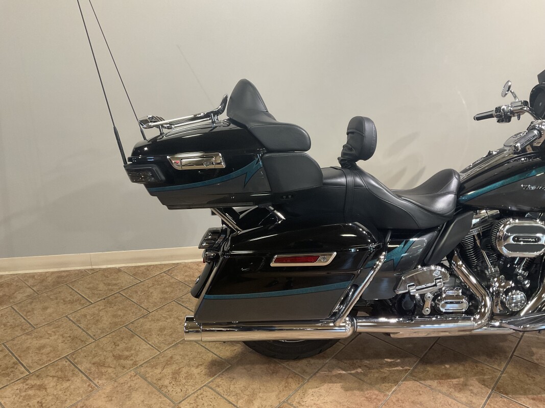 2015 Cvo Electra Glide Ultra Limited Carbon Slate w/pinstripe FLHTKSE - Photo 5
