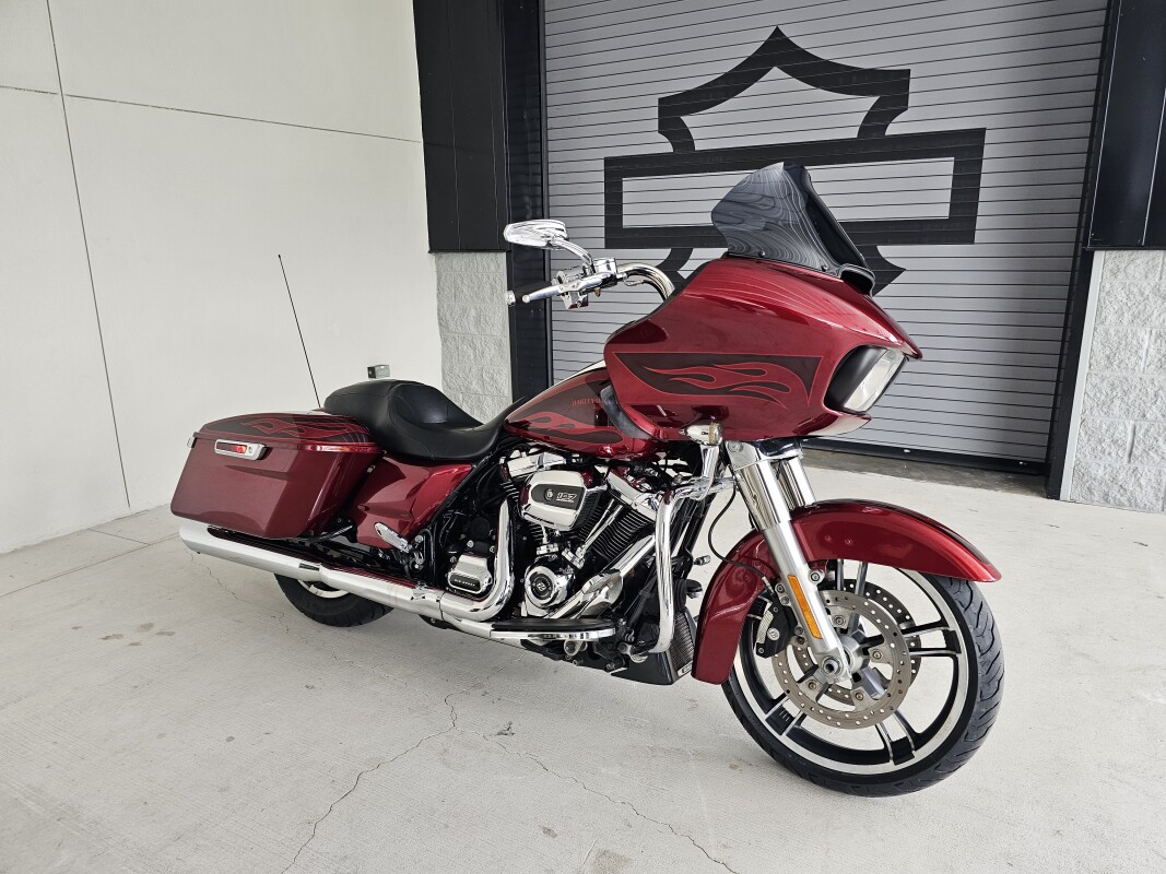 2017 Harley-Davidson<sup>®</sup> Road Glide<sup>®</sup> Special
