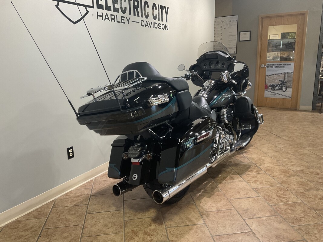 2015 Cvo Electra Glide Ultra Limited Carbon Slate w/pinstripe FLHTKSE - Photo 4