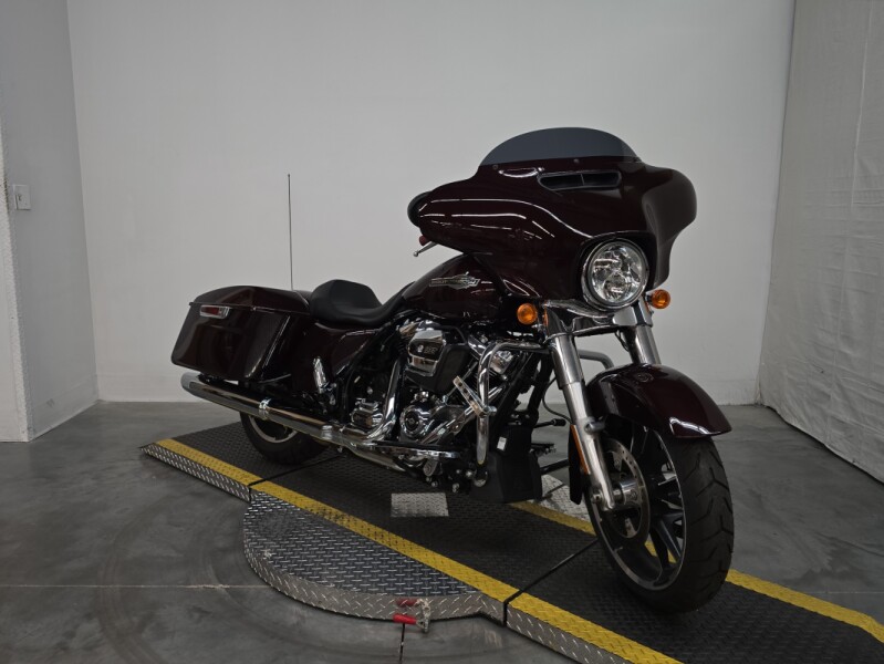 FLHX 2022 Street Glide<sup>®</sup>