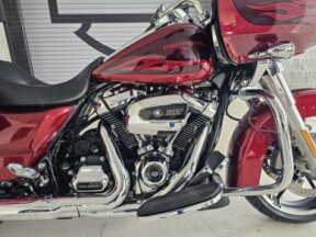 2017 Harley-Davidson<sup>®</sup> Road Glide<sup>®</sup> Special thumb 3