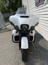 2024 Harley-Davidson<sup>®</sup> Ultra Limited White Onyx Pearl thumb 2