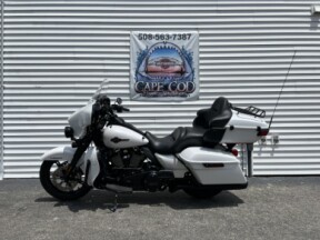 2024 Harley-Davidson<sup>®</sup> Ultra Limited White Onyx Pearl thumb 3