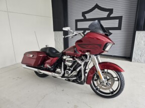 2017 Harley-Davidson<sup>®</sup> Road Glide<sup>®</sup> Special thumb 2