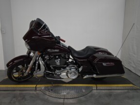 FLHX 2022 Street Glide<sup>®</sup> thumb 1