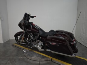 FLHX 2022 Street Glide<sup>®</sup> thumb 0