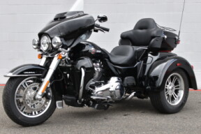 2022 Harley-Davidson® Tri Glide® Ultra FLHTCUTG thumb 0