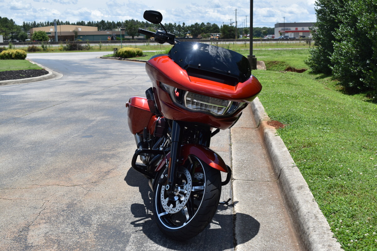 2025 Harley-Davidson Road Glide – Premium Touring Power - Photo 3