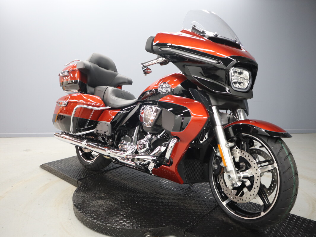 2025 Harley-Davidson Street Glide Ultra FLHXU - Photo 2