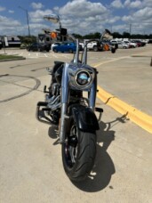 2021 Harley-Davidson<sup>®</sup> Fat Boy<sup>®</sup> 114 Vivid Black thumb 3