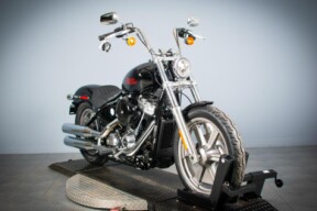 2024 Harley-Davidson® Softail® Standard FXST thumb 3