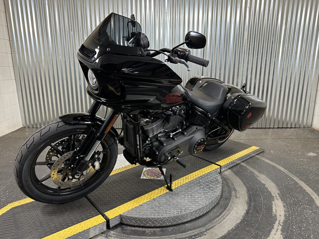 2025 Harley-Davidson Low Rider ST Vivid Black - Black Finish - Photo 4