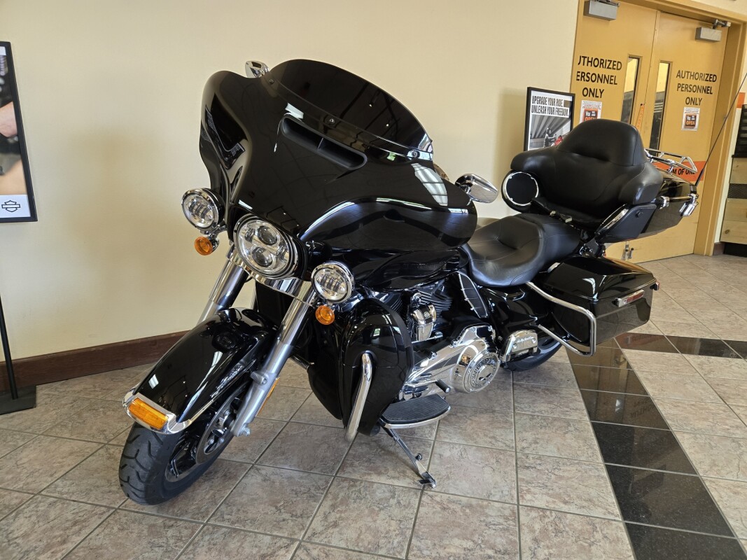 2018 Harley-Davidson Ultra Limited Vivid Black - Photo 7
