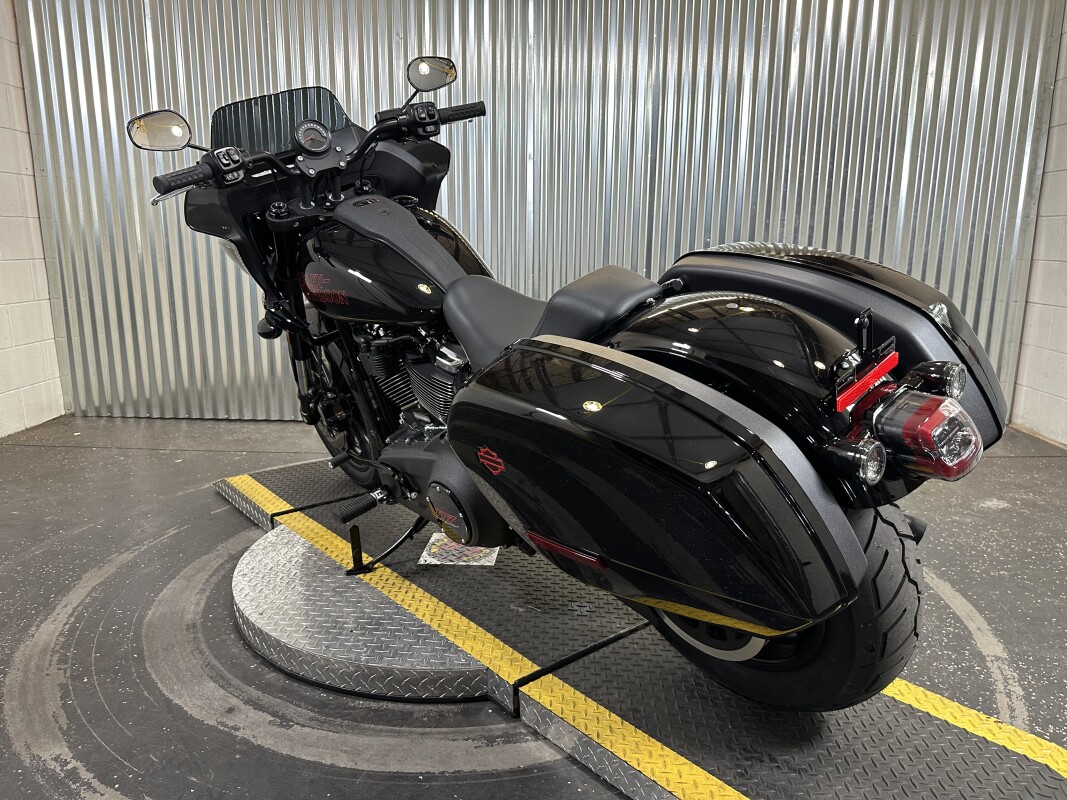2025 Harley-Davidson Low Rider ST Vivid Black - Black Finish - Photo 6