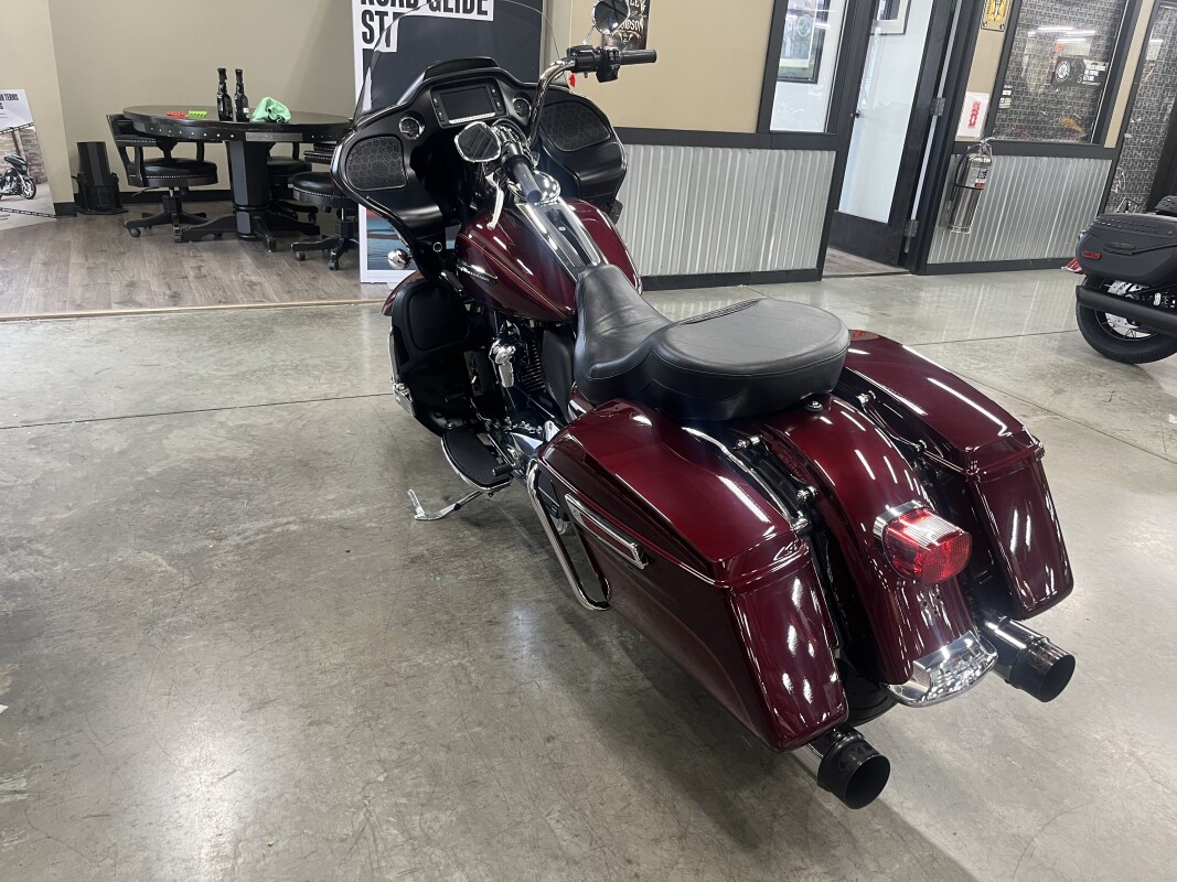 2017 Harley-Davidson Road Glide Ultra FLTRU - Photo 6