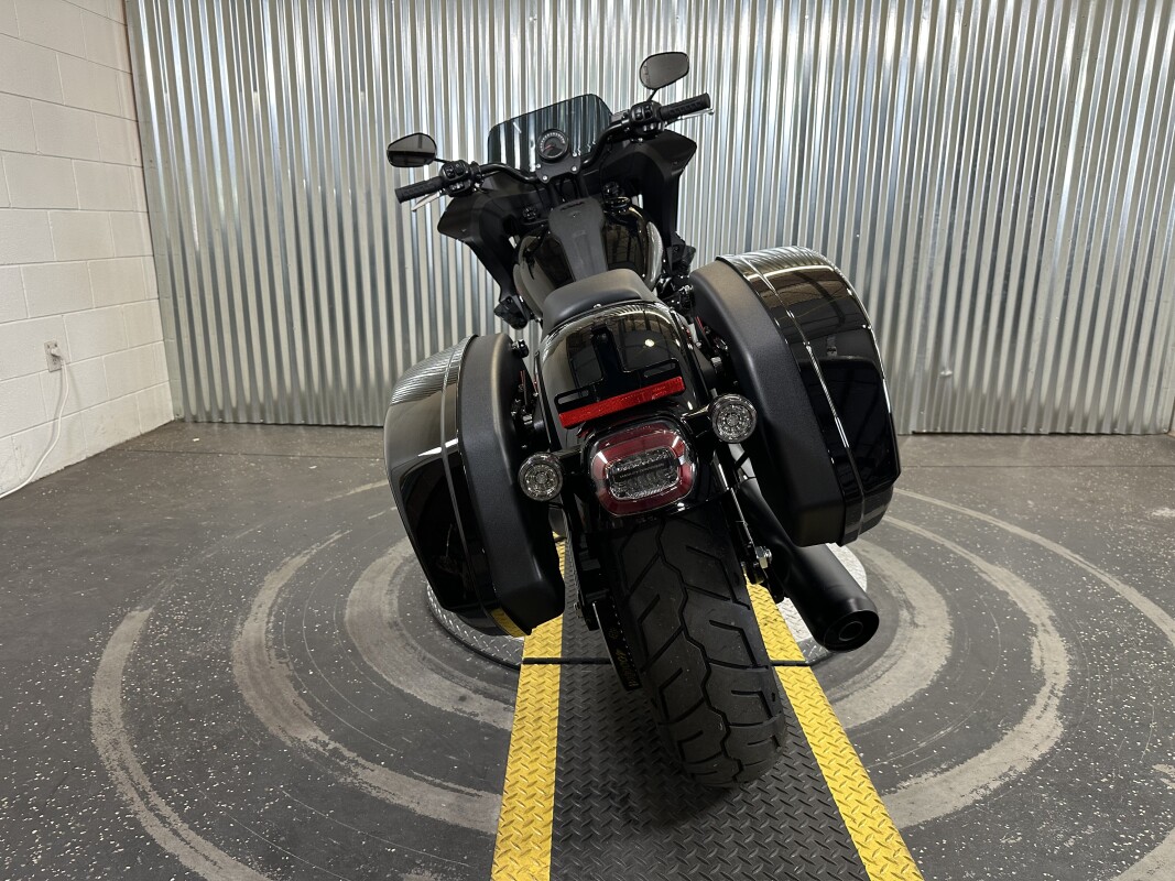 2025 Harley-Davidson Low Rider ST Vivid Black - Black Finish - Photo 7
