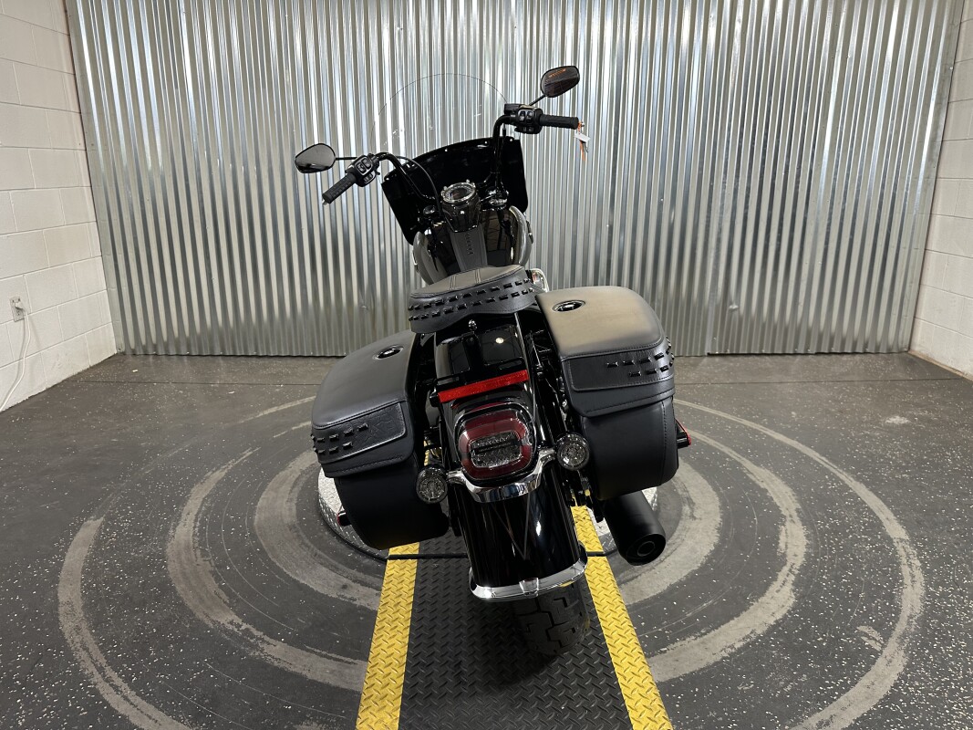 2025 Harley-Davidson Heritage Classic Vivid Black w/Cast Wheels - Photo 7