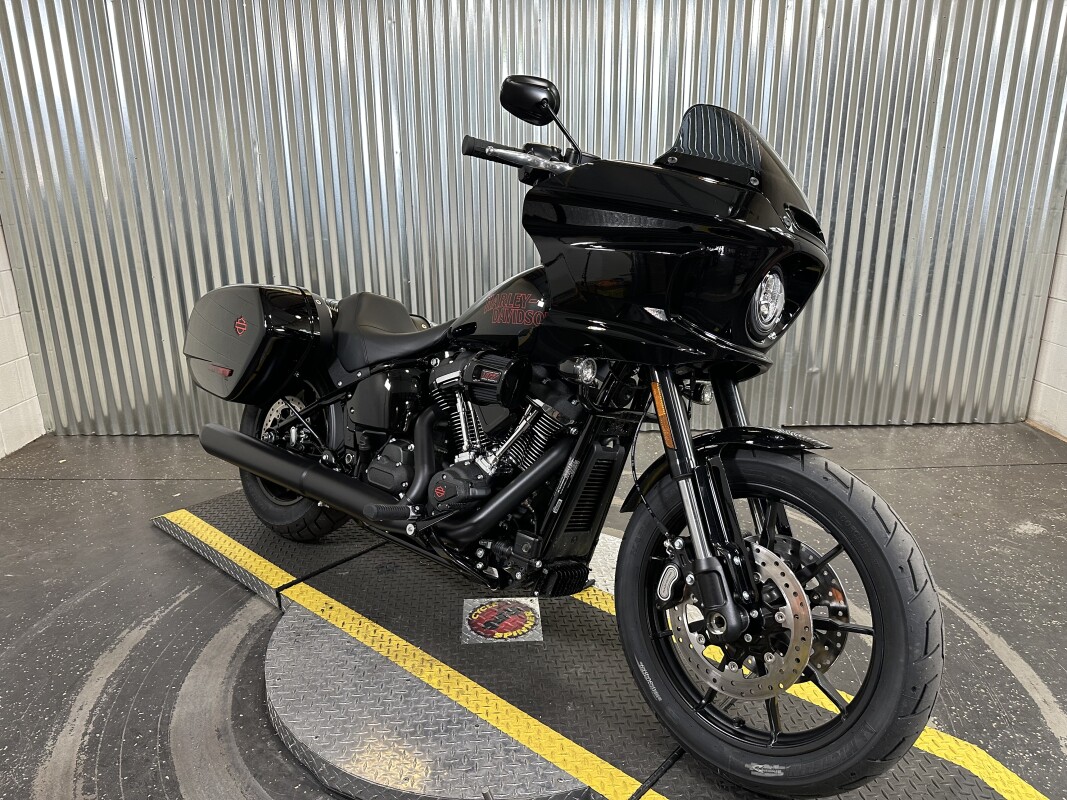 2025 Harley-Davidson Low Rider ST Vivid Black - Black Finish - Photo 2