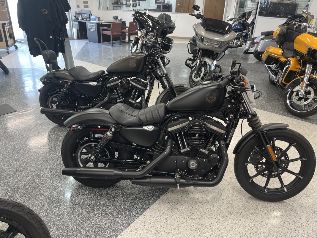 2023 Harley-Davidson® Heritage Classic Heirloom Red Fade