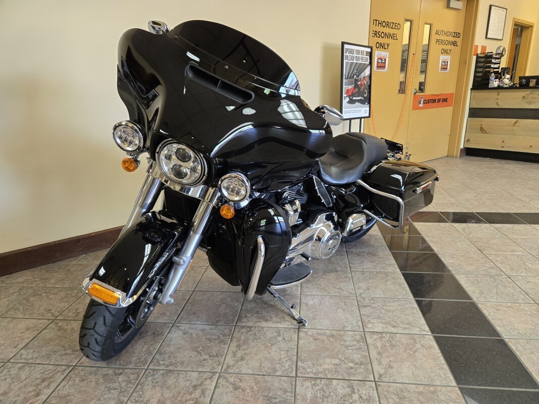2018 Harley-Davidson Ultra Limited Vivid Black - Photo 6