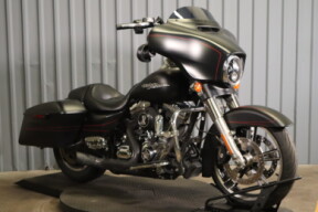 2016 Harley-Davidson® Street Glide® Special FLHXS thumb 2