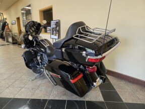 2018 Harley-Davidson<sup>®</sup> Ultra Limited Vivid Black thumb 1