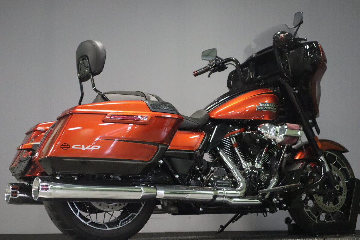 2023 Harley-Davidson CVO Street Glide FLHXSE - Photo 8