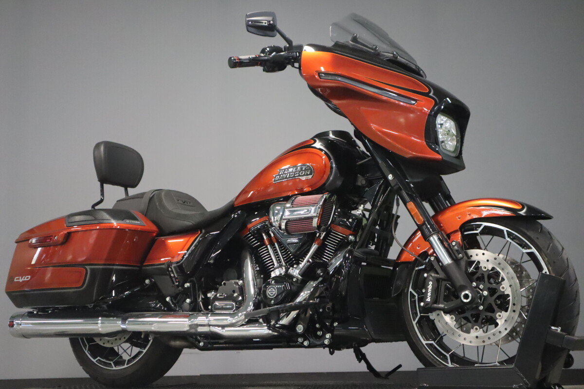 2023 Harley-Davidson CVO Street Glide FLHXSE - Photo 2
