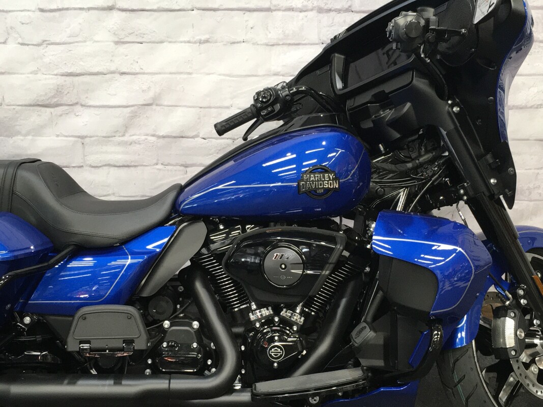 2025 Harley-Davidson Street Glide Ultra Blue Burst - Black Finish FLHXU - Photo 3