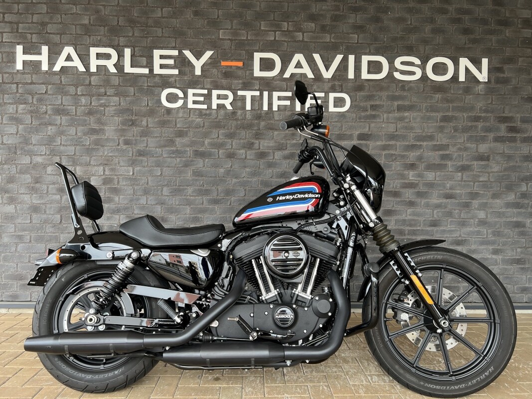 2023 Harley-Davidson® Breakout™ Vivid Black w/Laced Wheels