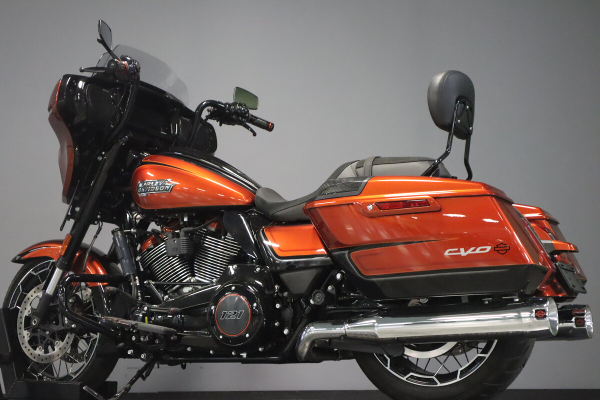 2023 Harley-Davidson CVO Street Glide FLHXSE - Photo 6