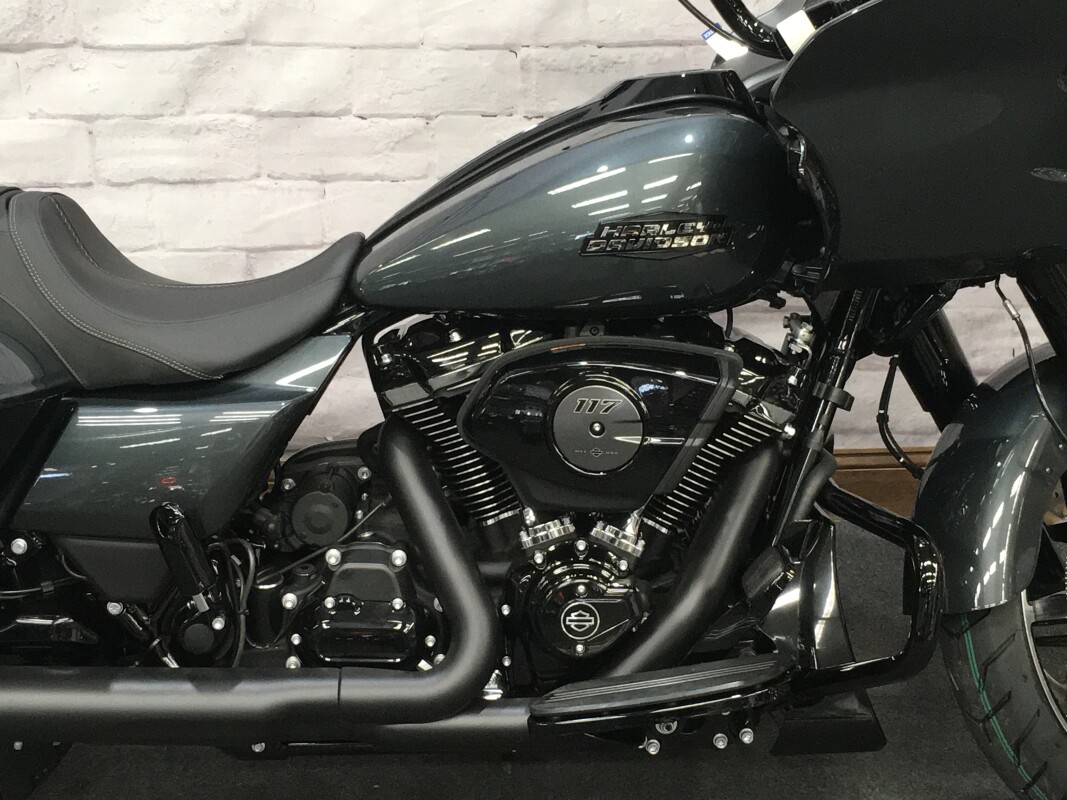 2025 Harley-Davidson Road Glide Iron Horse Metallic - Black Finish FLTRX - Photo 3
