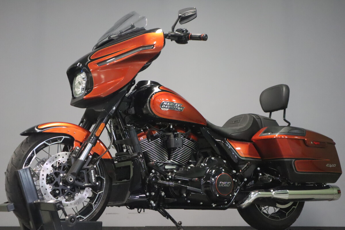 2023 Harley-Davidson CVO Street Glide FLHXSE - Photo 4