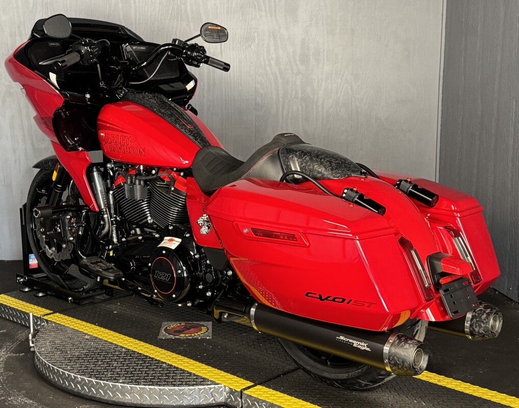 2025 Harley-Davidson CVO Road Glide ST FLTRXSTSE RALLY RED - Photo 10