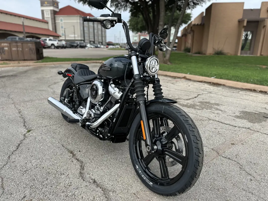 2025 Harley-Davidson Street Bob - Photo 2