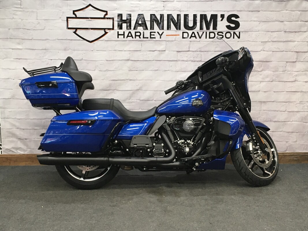 2025 Harley-Davidson Street Glide Ultra Blue Burst - Black Finish FLHXU