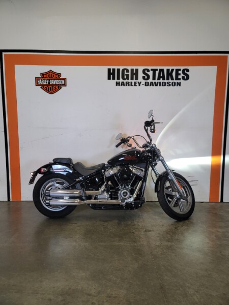 2023 Harley-Davidson<sup>®</sup> Softail<sup>®</sup> Standard Vivid Black FXST