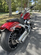 2025 Harley-Davidson<sup>®</sup> Breakout® thumb 1