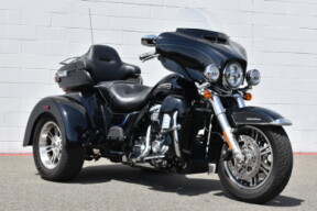 2020 Harley-Davidson® Tri Glide® Ultra FLHTCUTG thumb 2