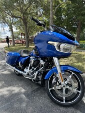 2025 Harley-Davidson<sup>®</sup> Road Glide® thumb 3