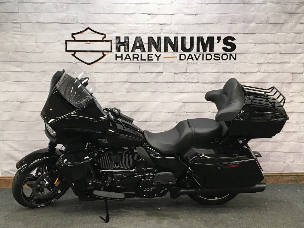 2025 Harley-Davidson Street Glide Ultra Vivid Black - Black Finish FLHXU - Photo 5