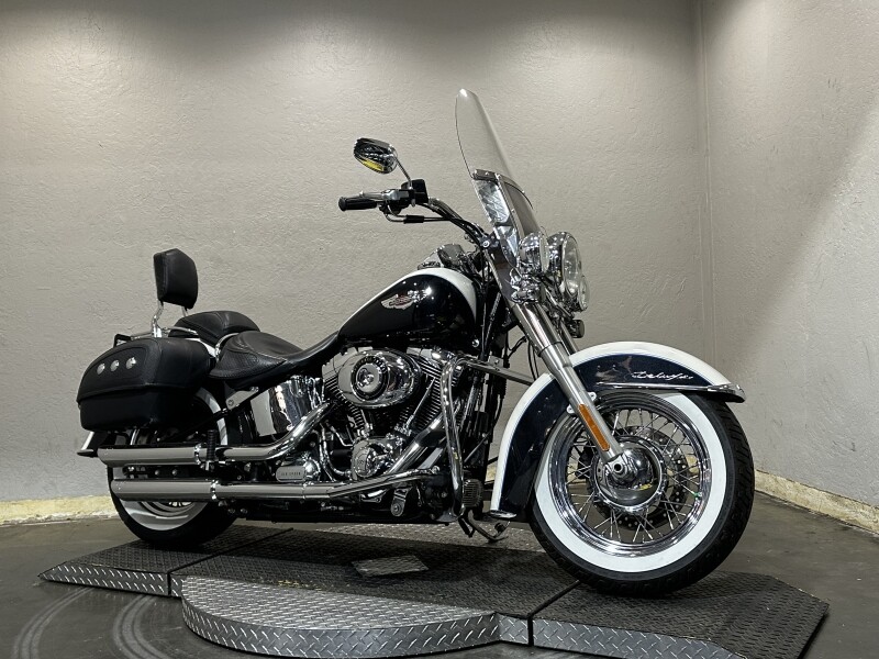 Harley-Davidson Softail Deluxe 103 2012 040677A B WHT/MIDNIGHT W/ PINSTRIPE - Photo 2