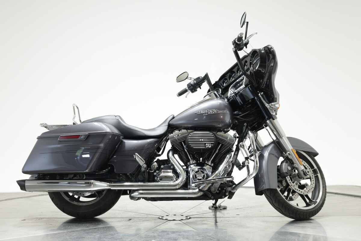 ハーレー 写真] HarleyDavidson_2025Catalog_c_01_25_fxbr_m44_r